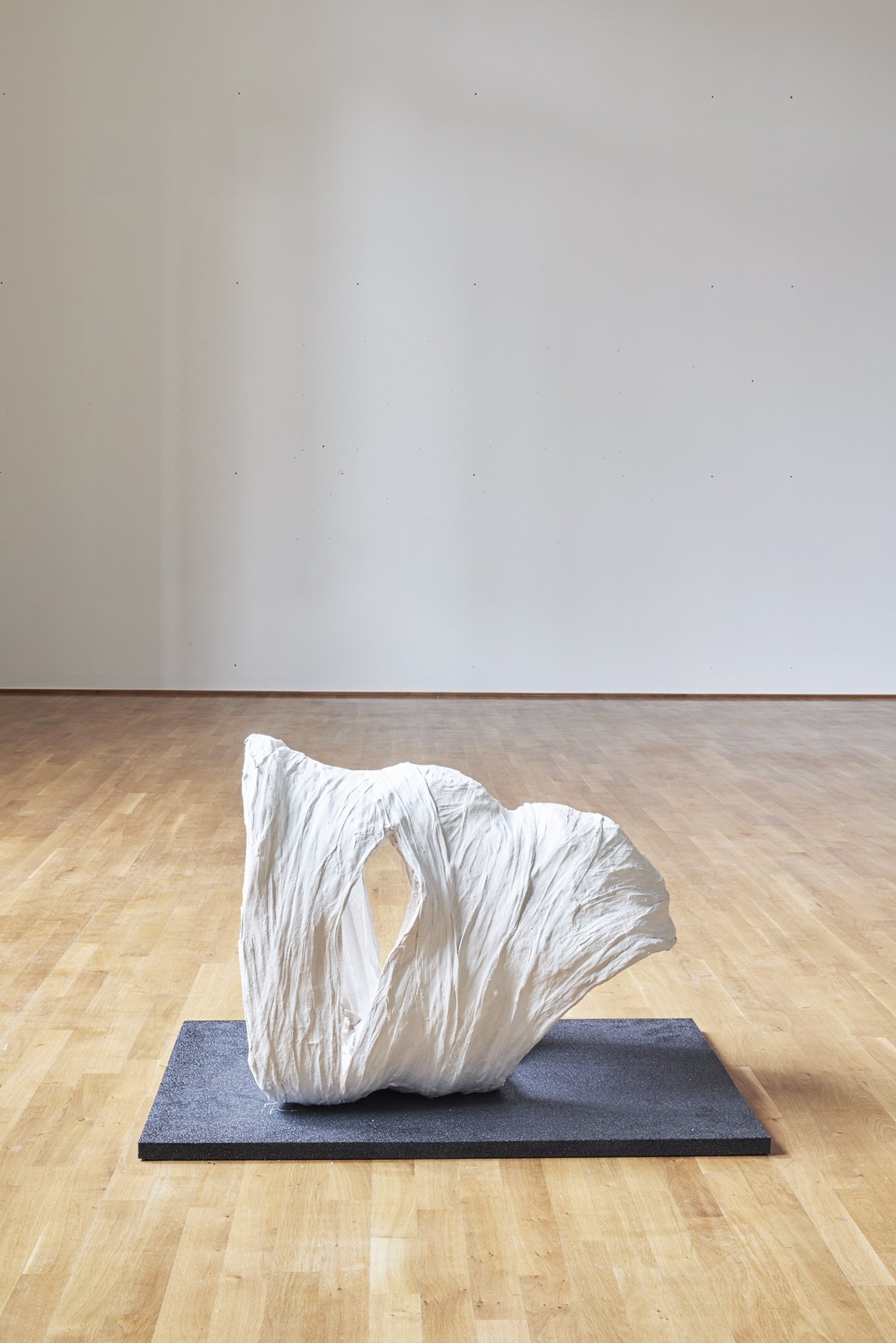 Abbas Akhavan, If the first metaphor was animal, 2017, cotton elastic bandage, plaster, fiberglass, foam, 25 x 22 x 31 in. (63 x 56 x 78 cm). Installation view, Museum Villa Stuck, Munich, Germany, 2017