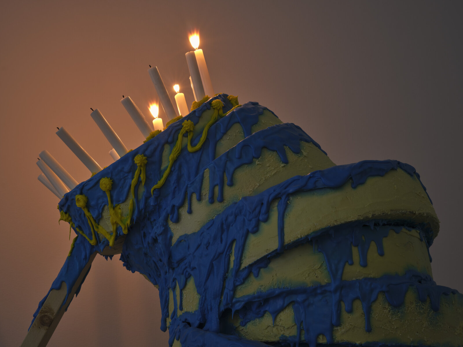 Abbas Akhavan, One Hundred Years (detail), 2025, royal icing (confectioners’ sugar, egg whites, food colouring), stainless steel, hardware, oil lamp, paraffin oil, candles, lumber, dimensions variable