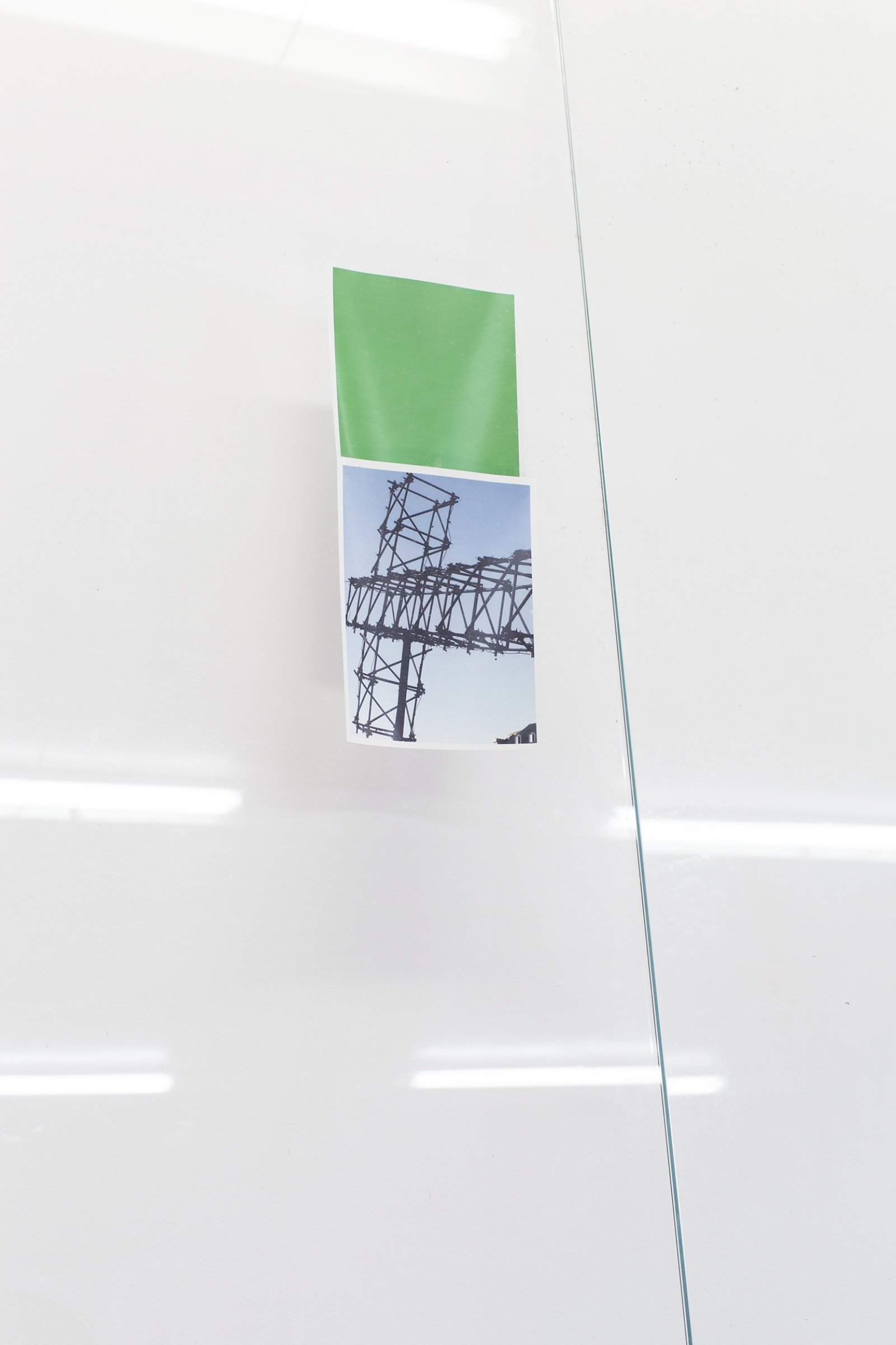 Abbas Akhavan, Untitled (detail), 2018, tempered glass, laser printed photographs, cellophane tape, misting system, water, wood shims, 212 x 96 x 24 in. (539 x 244 x 61 cm). Installation view, Folly, Vie d’ange, Montreal, 2018