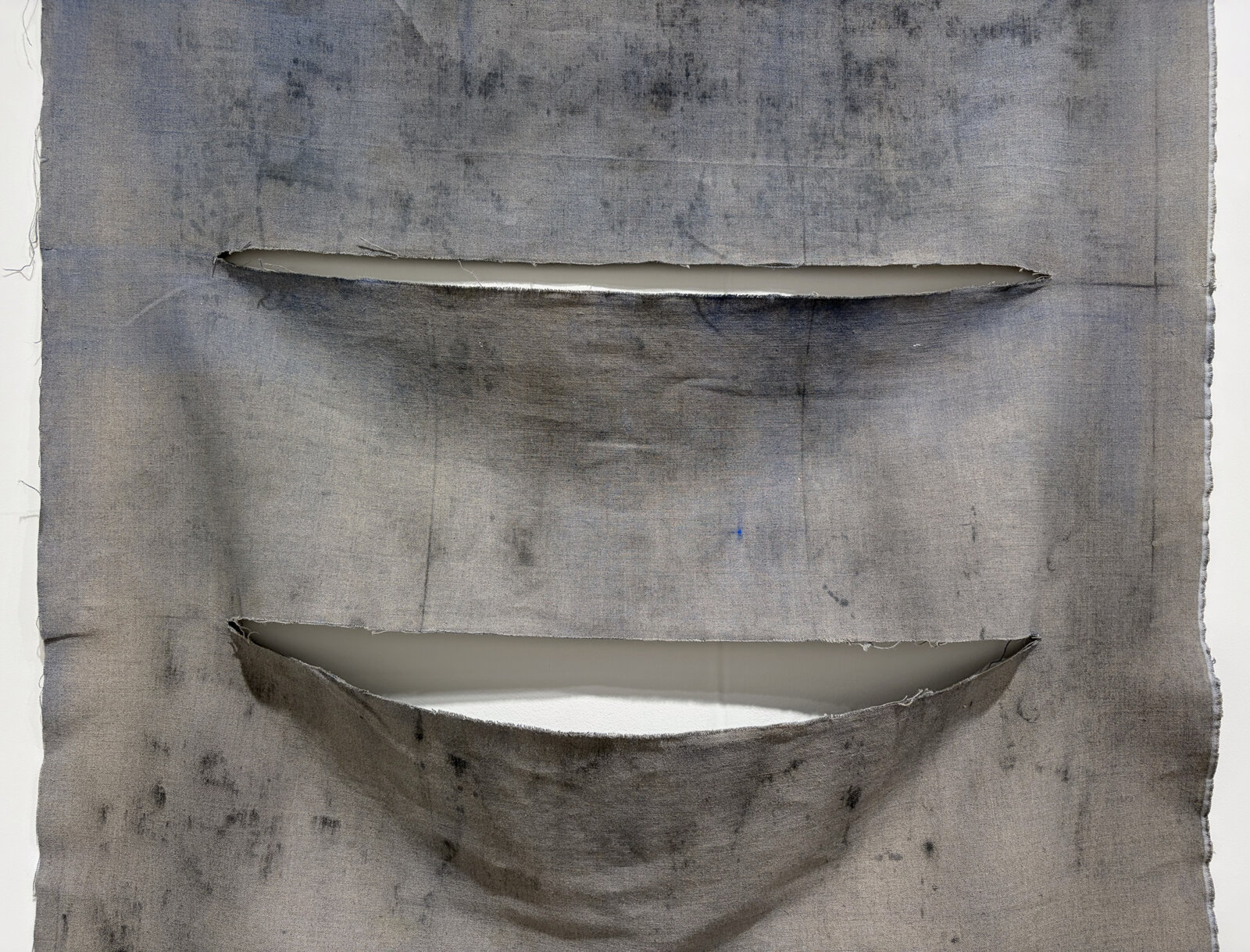 Abbas Akhavan, Untitled (detail), 2026, water based pigment on linen, 51 x 39 in. (130 x 99 cm)