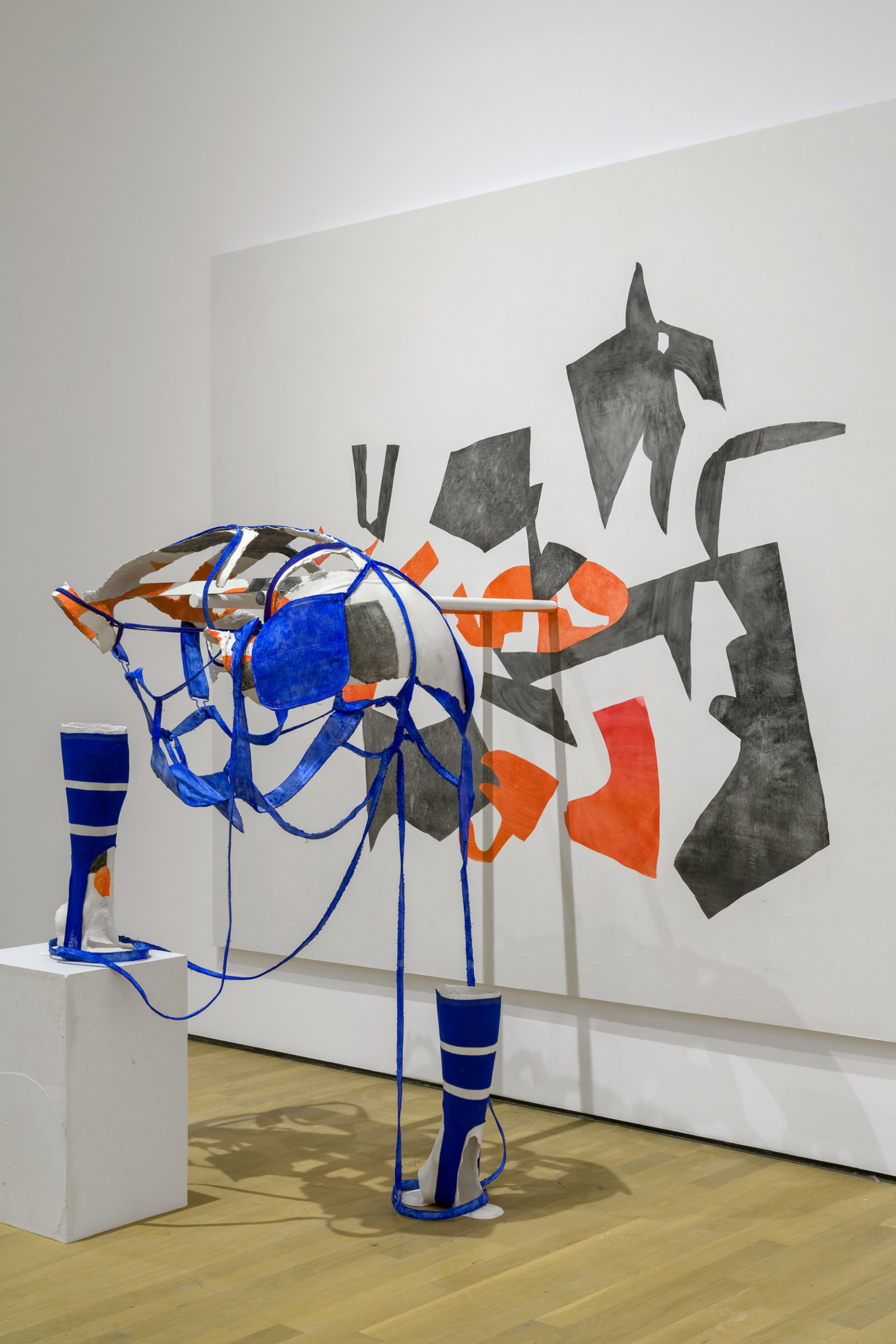Valérie Blass, Le principe de la sueur: transpiration, évaporation, chaleur, 2016, fabric, resin, polymer, forton, painting, 51 x 20 x 30 in. (129 x 51 x 75 cm)