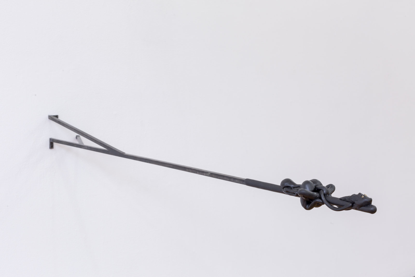 Valérie Blass, Sois Gentil, 2014, welded steel rod, mastic, magic sculpt, 10 x 10 x 48 in. (24 x 27 x 121 cm)