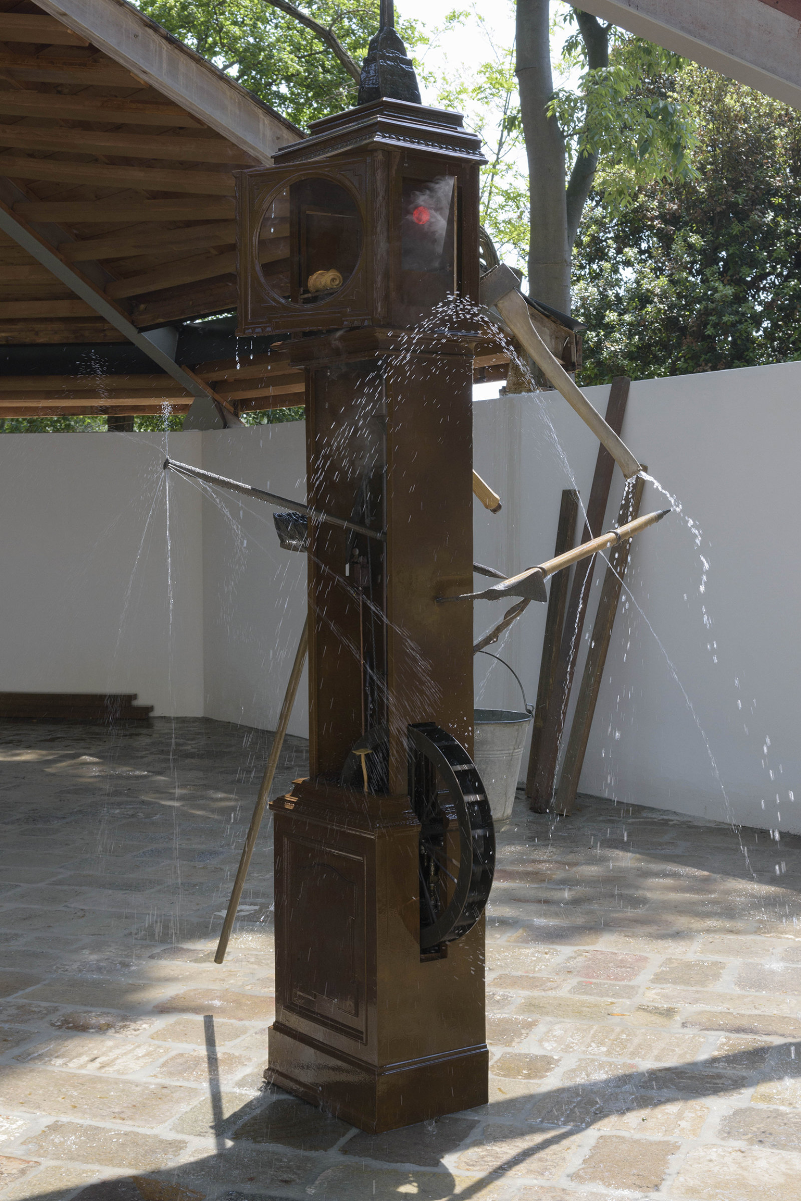 Geoffrey Farmer, Wounded Man, 2017, assembled cast bronze objects, waterworks, 118 x 20 x 20 in. (300 x 50 x 50 cm). Installation view, A way out of the mirror, Canada Pavilion, 57th Venice Biennale, Venice, Italy