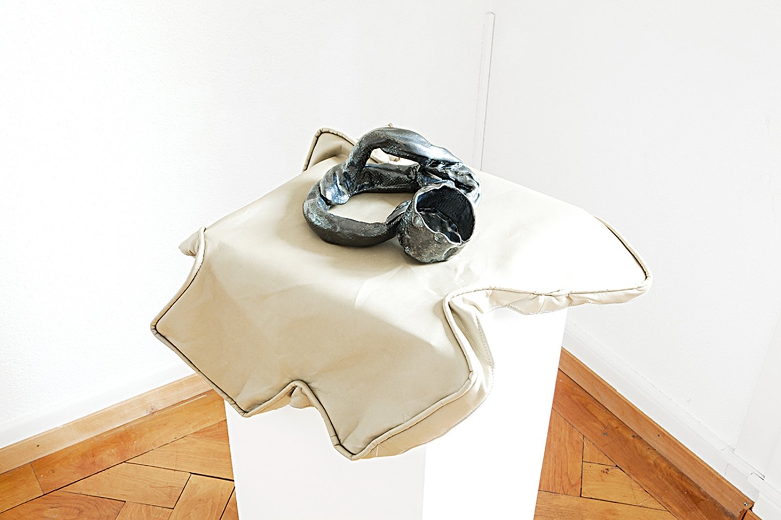 Rochelle Goldberg, I See You P!, 2014, glazed ceramic and cushion, dimensions variable