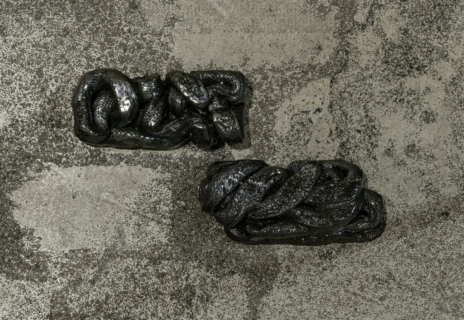 Rochelle Goldberg, The Mirror Isn’t Finished (detail), 2016, steel, ceramic, chia, coal slag, 84 x 84 x 84 in. (213 x 213 x 213 cm). Installation view, A Worm Filled Body, Parisian Laundry, Montreal, Canada, 2016