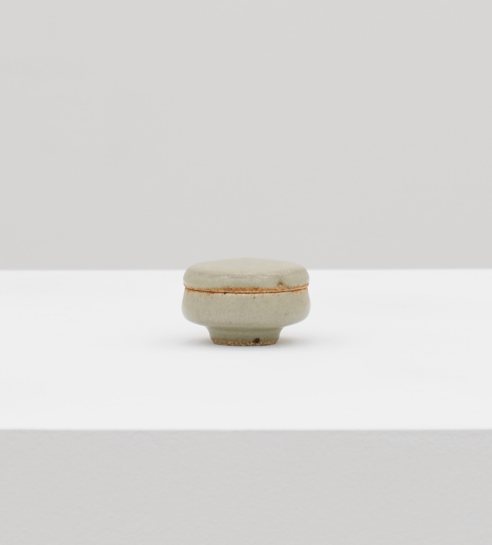 Charmian Johnson, not titled, date unknown, glazed ceramics, 1 x 2 x 2 in. (3 x 6 x 6 cm)