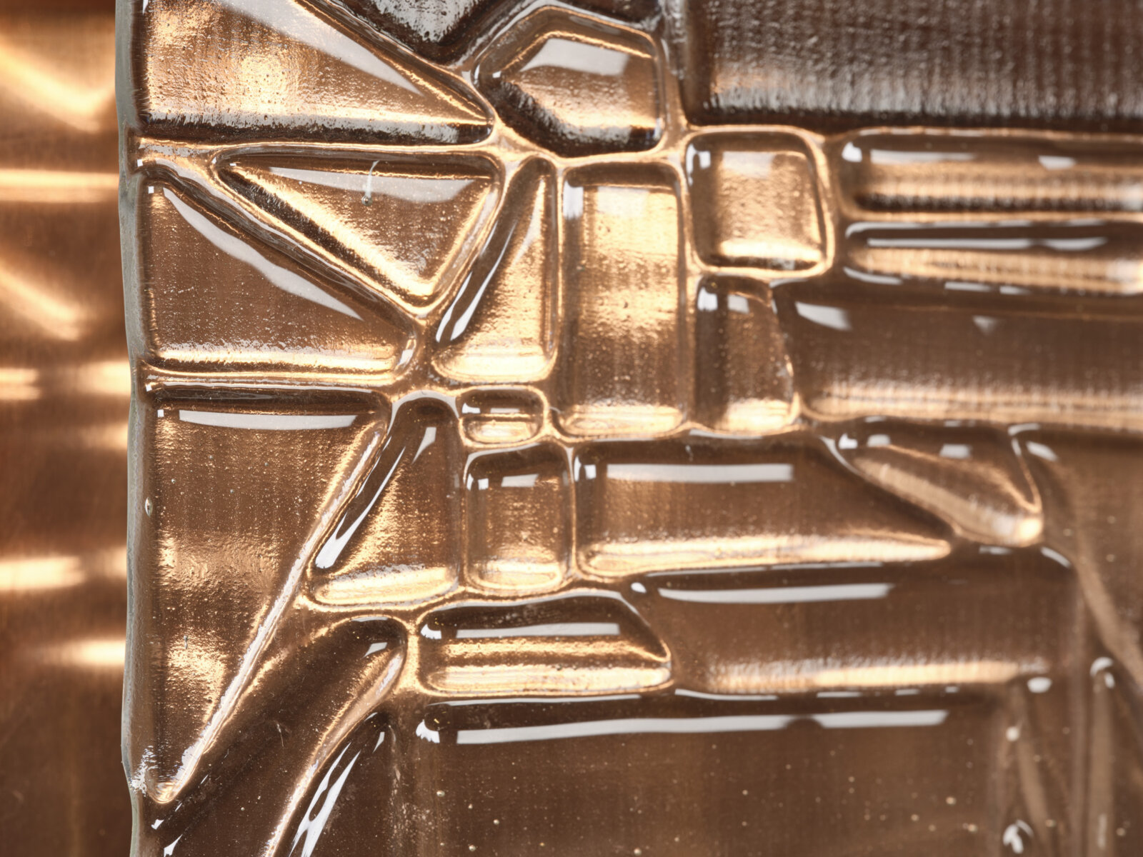 Devon Knowles, Flow no. 1 (detail), 2022, glass, copper, felt, steel, 12 x 12 x 3 in. (31 x 31 x 6 cm)