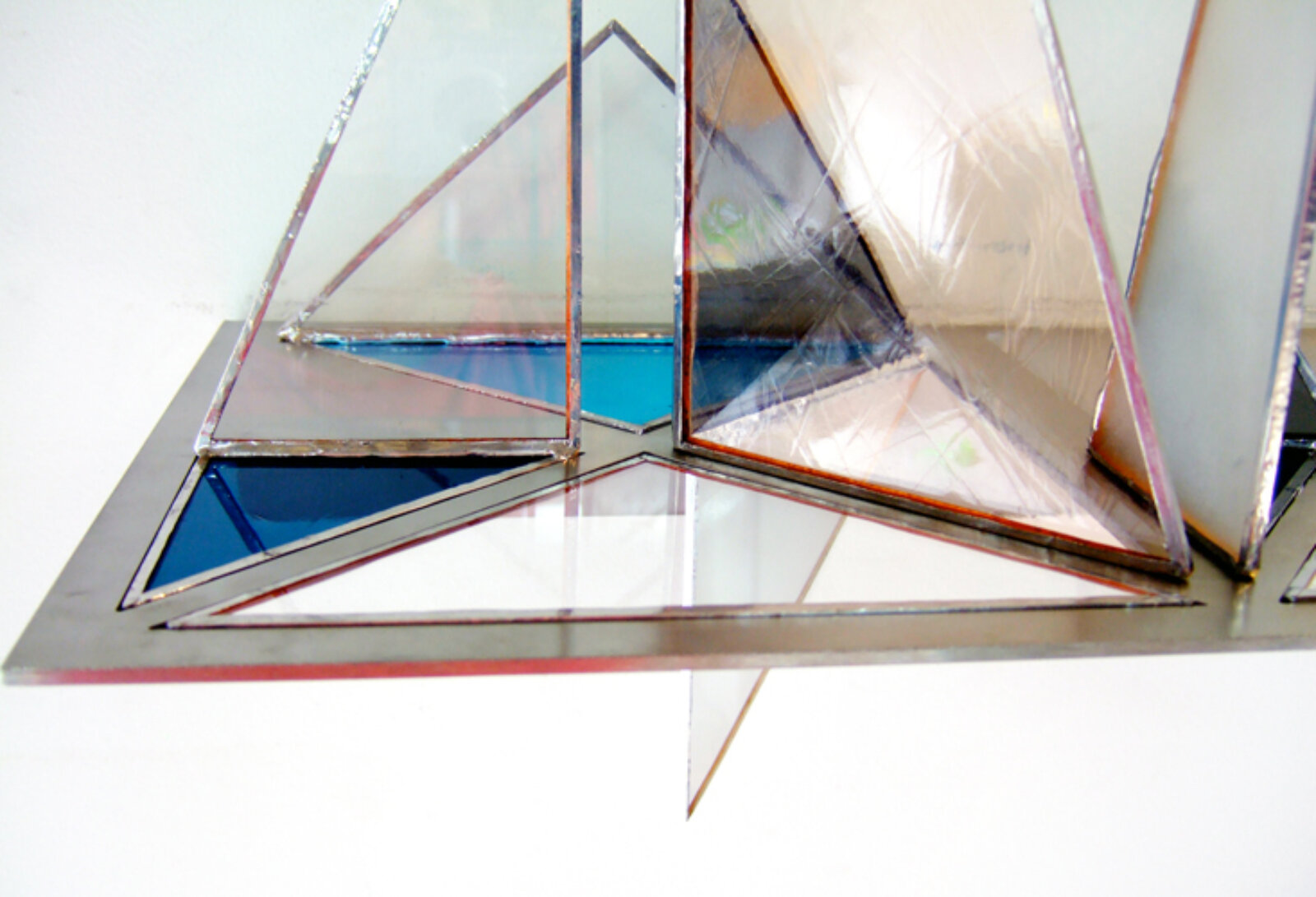 Devon Knowles, Glassidy, 2009, glass, stainless steel, 15 x 18 x 11 in. (38 x 46 x 28 cm)