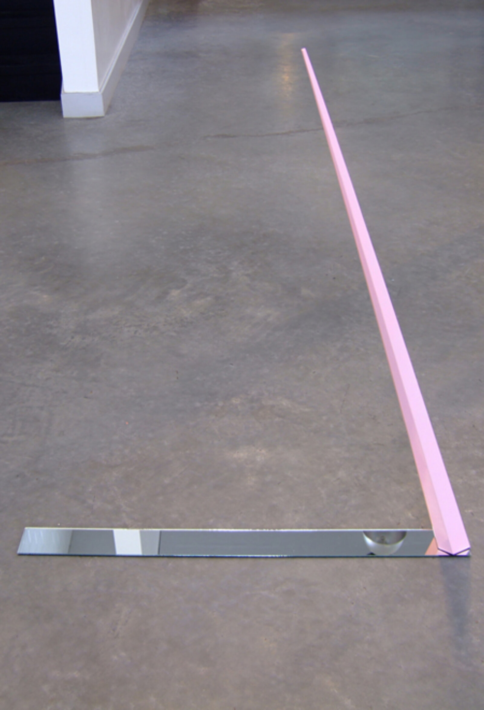 Devon Knowles, Invertible Leaner #1, 2007, painted aluminum, mirror, 42 x 36 x 3 in. (107 x 91 x 6 cm)