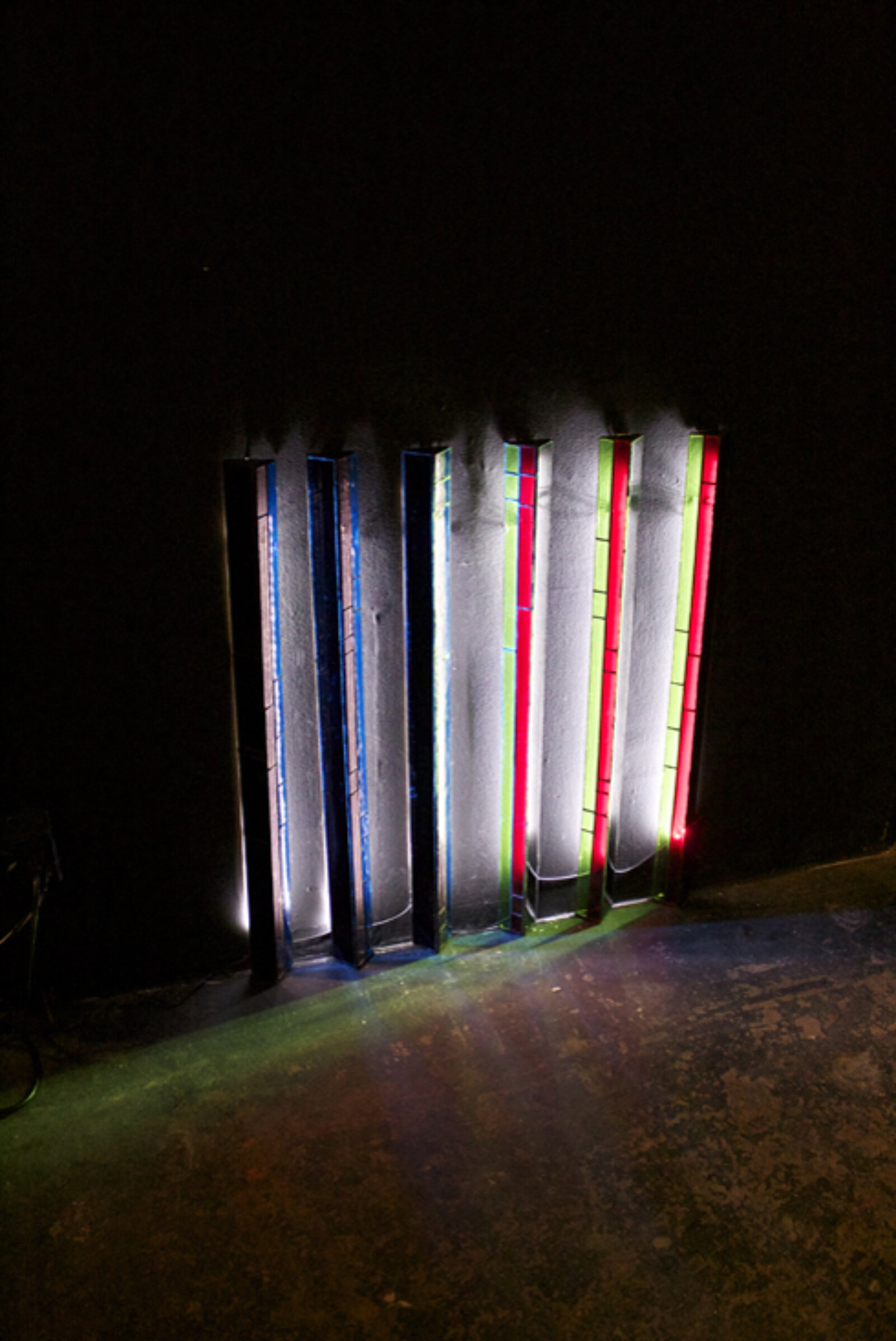 Devon Knowles, LA Night, 2011, glass, paint, LED, dimensions variable. Installation view, Womb-Womb Room, Night Gallery, Los Angeles, USA, 2011