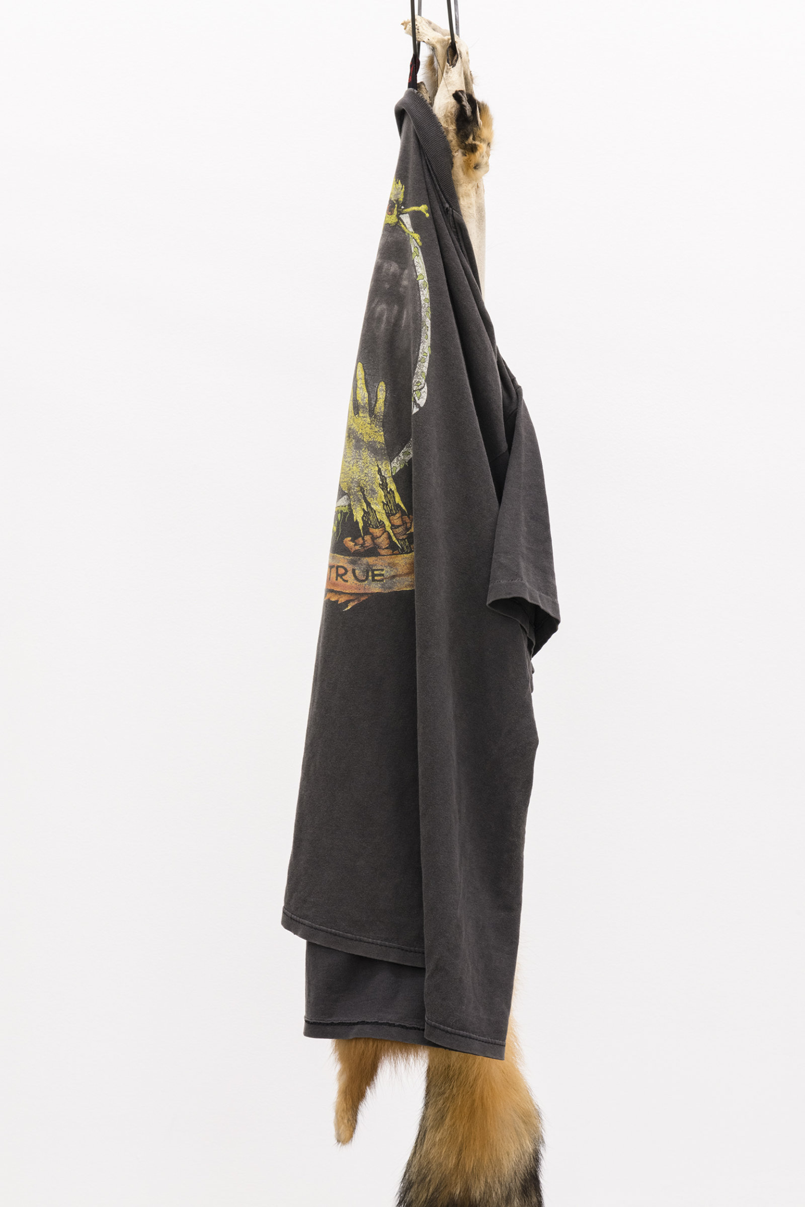 Duane Linklater, My brother in law, my sister (detail), 2014, fox fur, garment rack, hangers, t-shirt, 66 x 60 x 20 in. (168 x 151 x 52 cm)