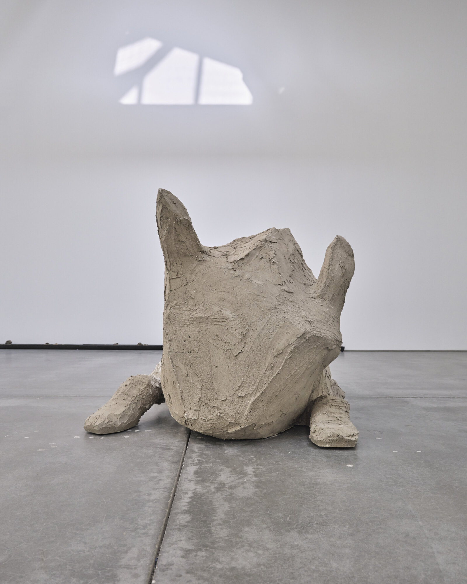 Duane Linklater, wallowposition 1, 2025, plaster on foam, 52 x 91 x 35 in. (132 x 231 x 89 cm)