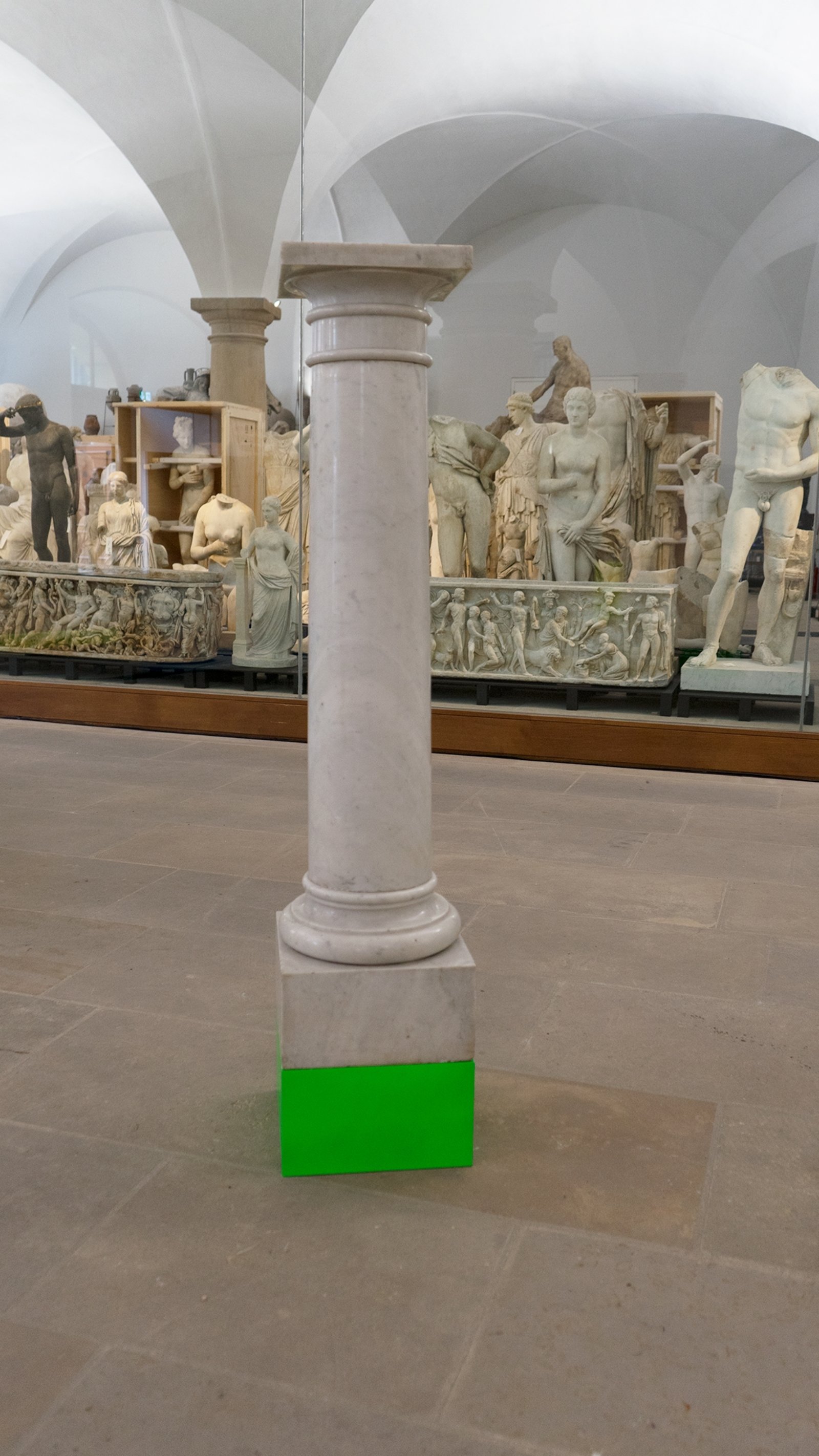 Judy Radul, Show Support, 2019, custom controlled live video camera system, historical plinths from Albertinum collection, bases painted in highlighter pen colours, dimensions variable. Installation view, Demonstrationsräume. Céline Condorelli, Kapwani Kiwanga, Judy Radul, Albertinum, Dresden, Germany, 2019