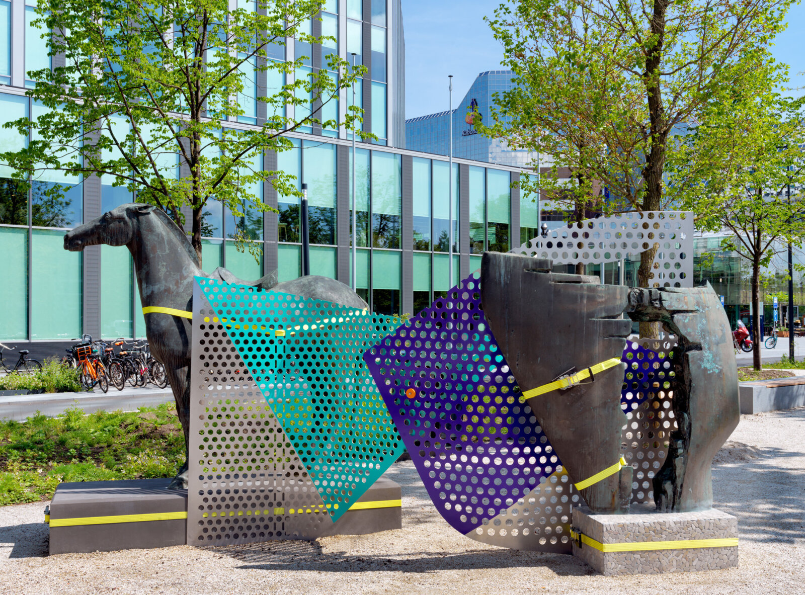 Jessica Stockholder, Assist:Rider, 2019, painted aluminum, ratchet straps, 95 x 140 x 44 in. (240 x 355 x 112 cm)