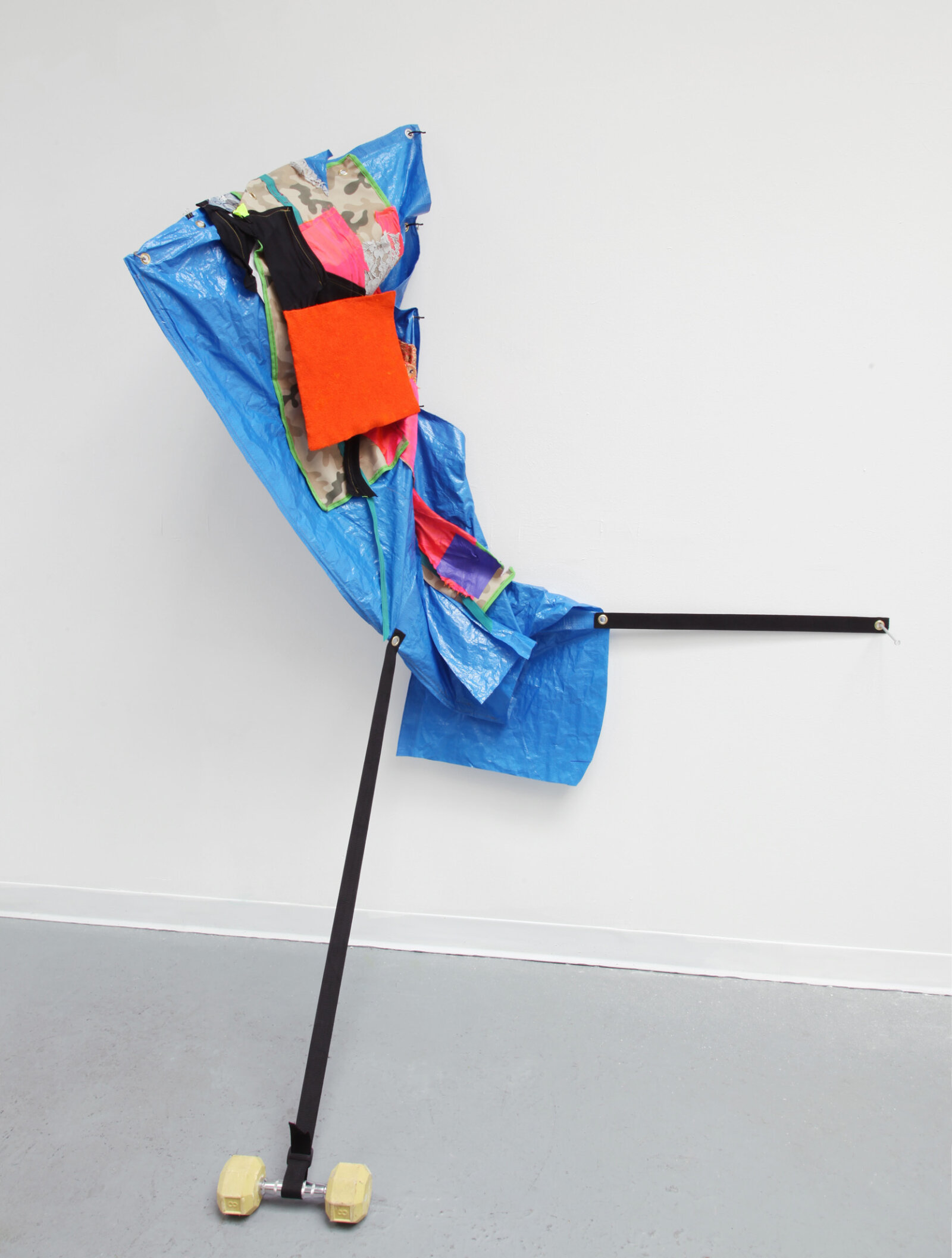 Jessica Stockholder, Stretching thin, 2023, hardware, webbing, tarp, fabric, grommets, acrylic paint, thread, weight, 80 x 68 x 35 in. (203 x 171 x 89 cm)