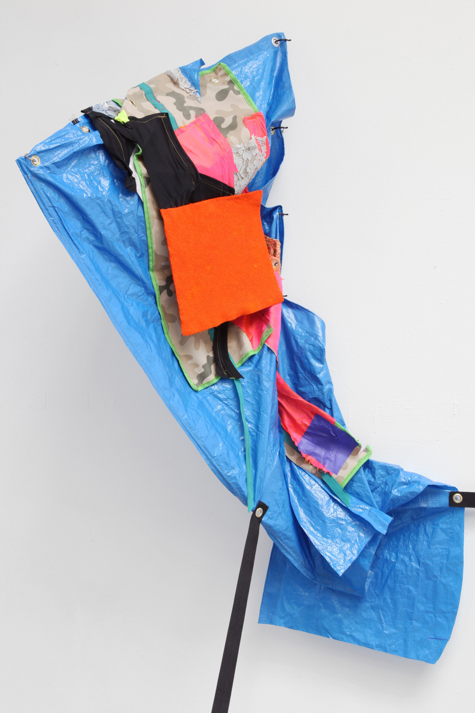 Jessica Stockholder, Stretching thin (detail), 2023, hardware, webbing, tarp, fabric, grommets, acrylic paint, thread, weight, 80 x 68 x 35 in. (203 x 171 x 89 cm)