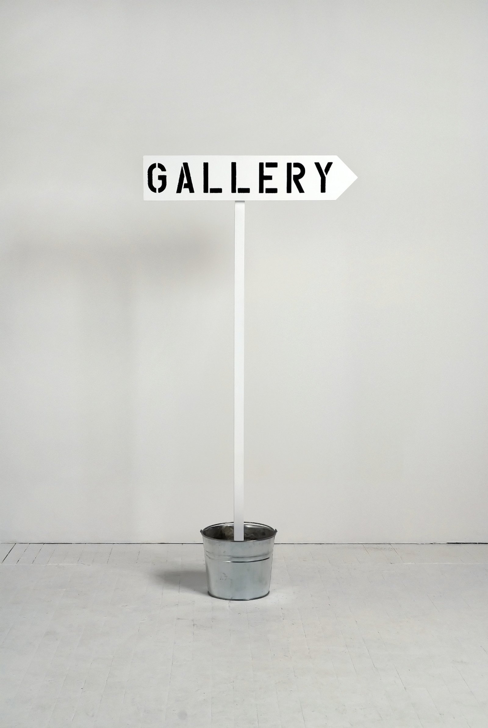 Ron Terada, Gallery, Galerie, Galleria, 2010, pigment ink print, 28 x 20 in. (70 x 51 cm)